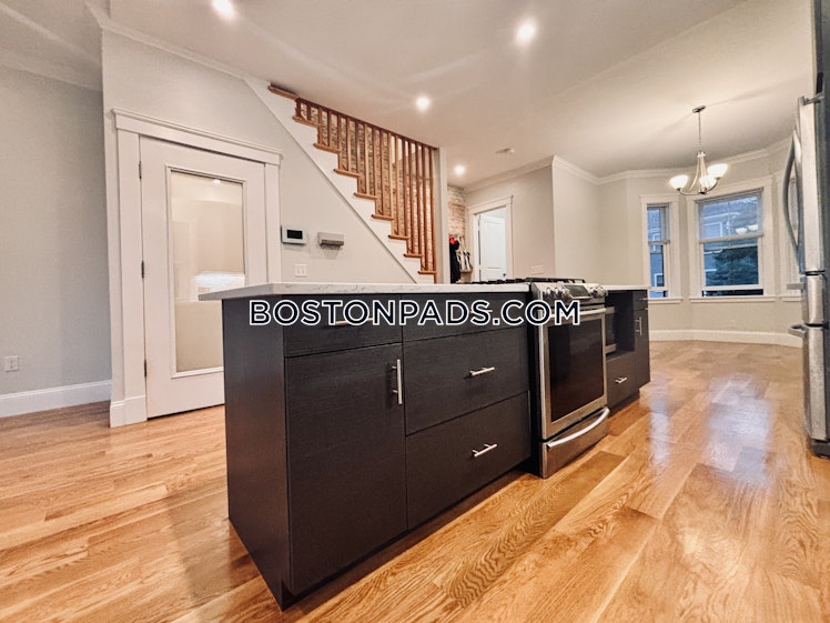 East 4th St., Boston