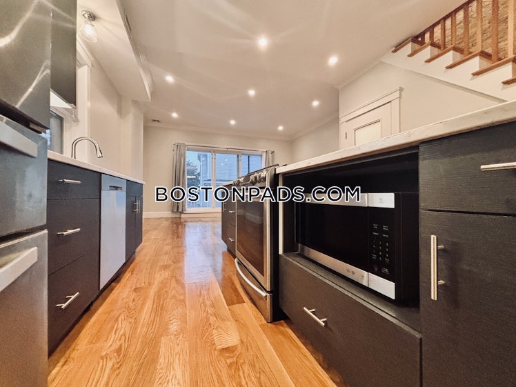 East 4th St., Boston