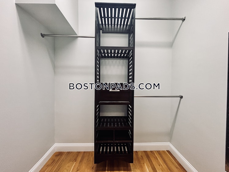 East 4th St., Boston