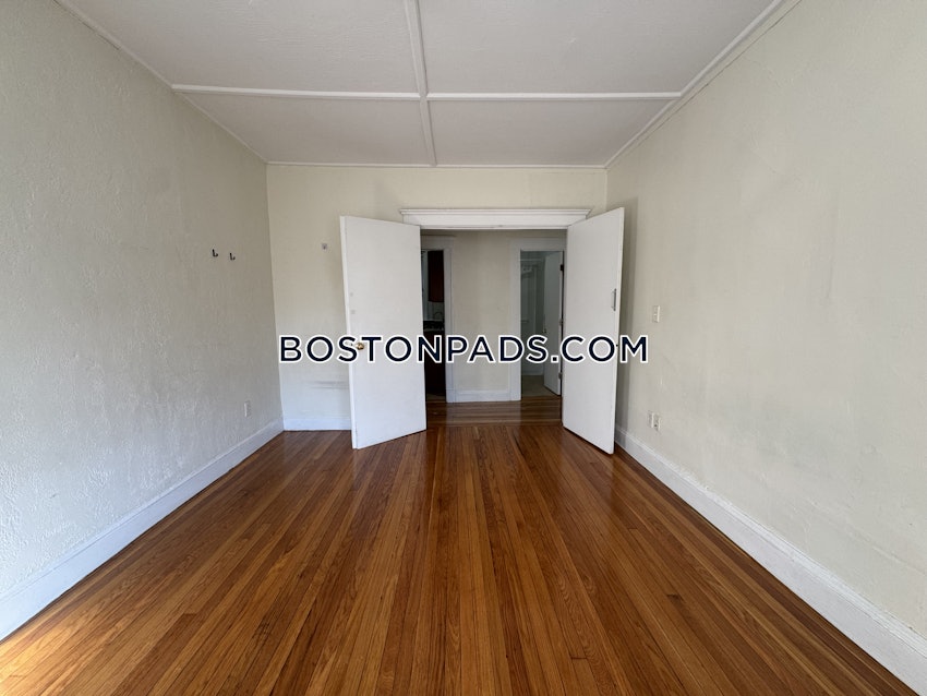 BOSTON - FENWAY/KENMORE - 1 Bed, 1 Bath - Image 11