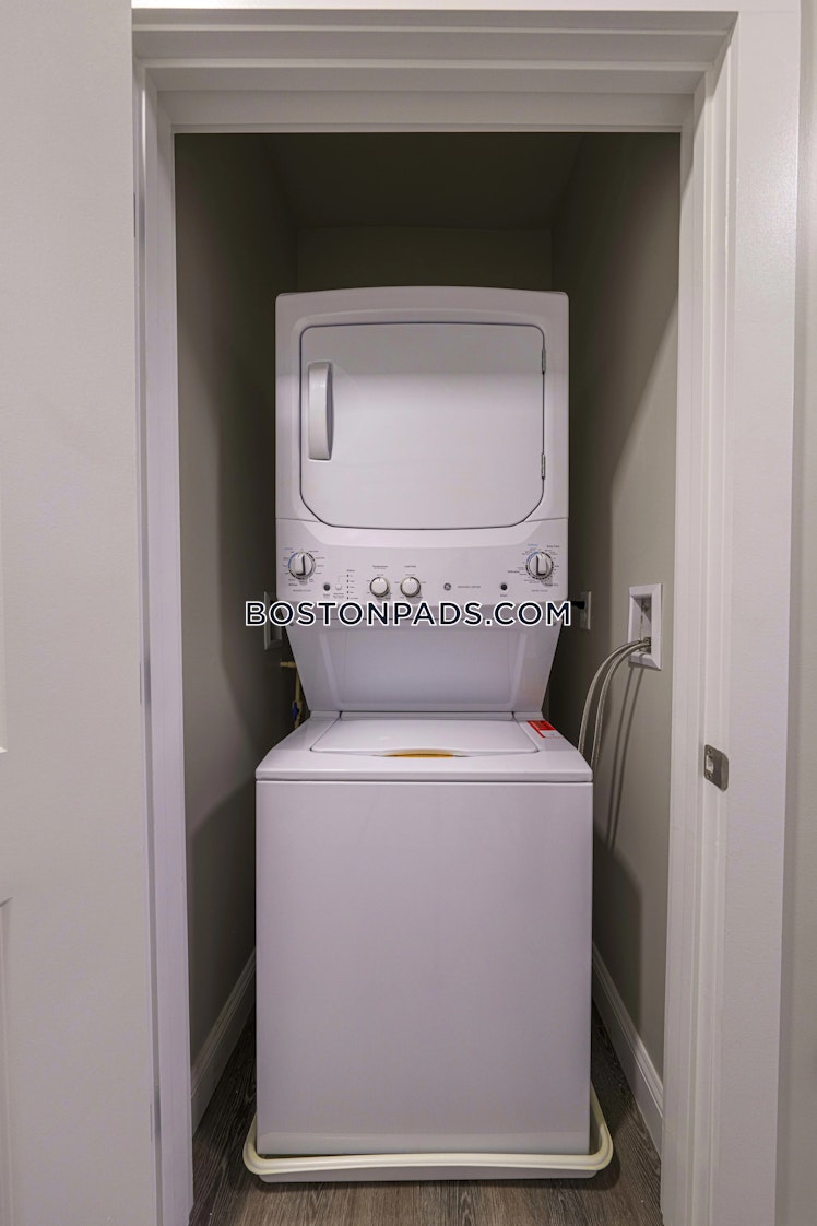 Lakeshore Center, Bridgewater