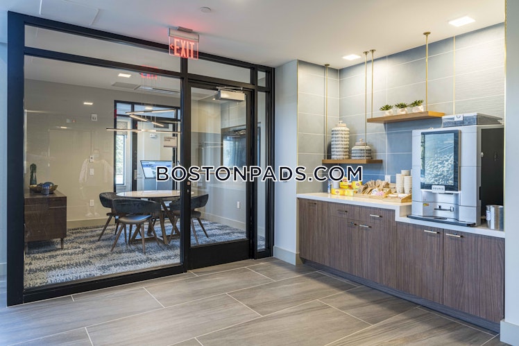 Lakeshore Center, Bridgewater