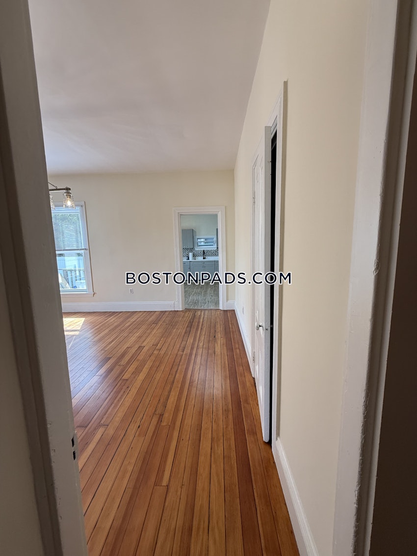 BOSTON - FORT HILL - 3 Beds, 1 Bath - Image 29