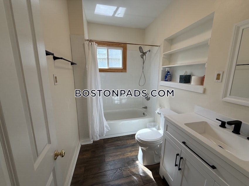 BOSTON - FORT HILL - 3 Beds, 1 Bath - Image 51