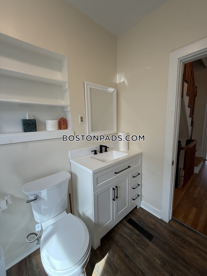 BOSTON - FORT HILL - 3 Beds, 1 Bath - Image 49