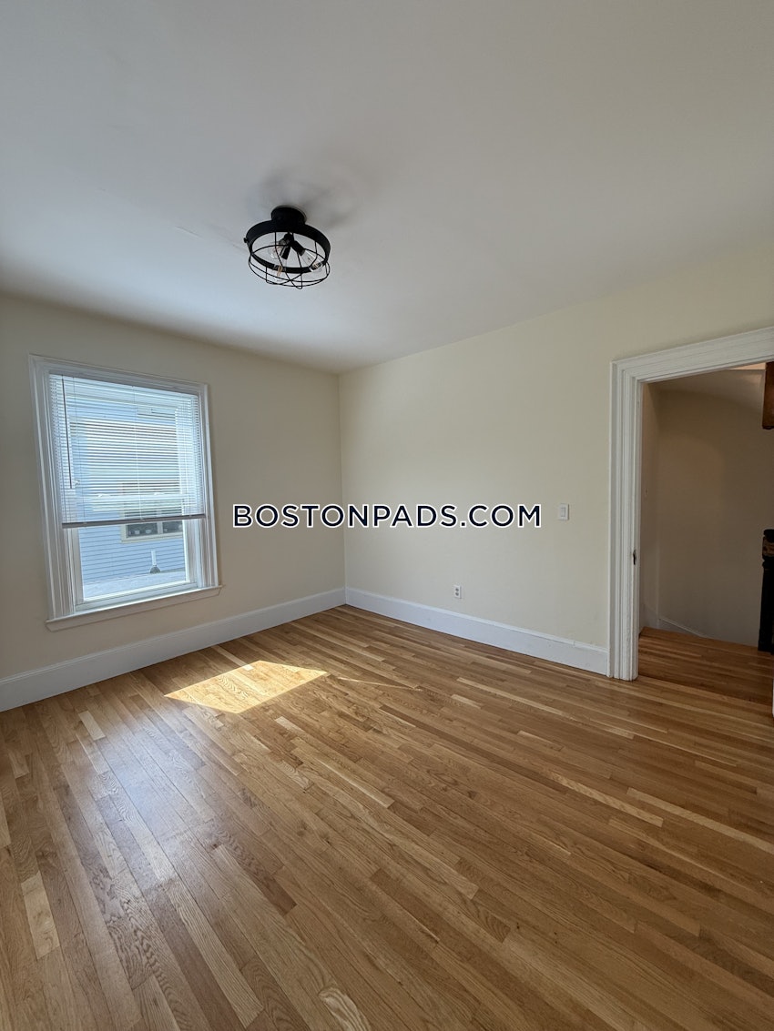 BOSTON - FORT HILL - 3 Beds, 1 Bath - Image 37