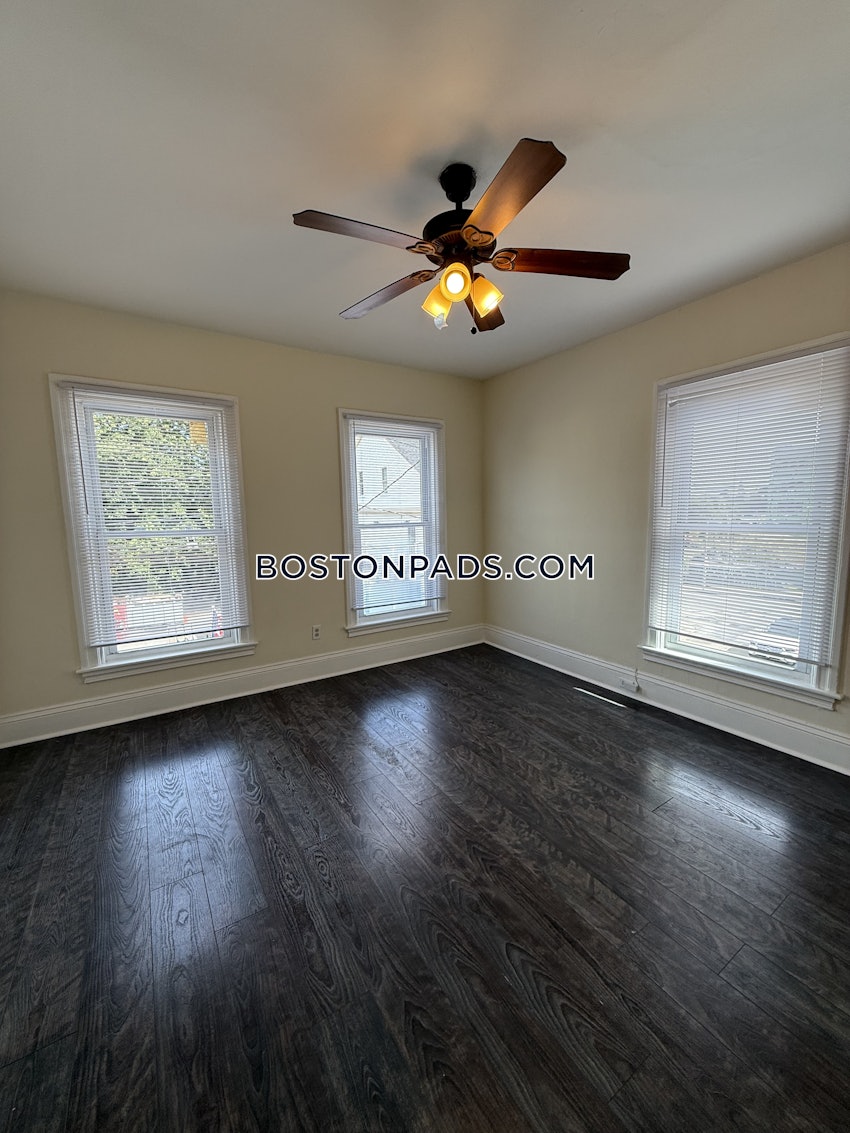 BOSTON - FORT HILL - 3 Beds, 1 Bath - Image 8