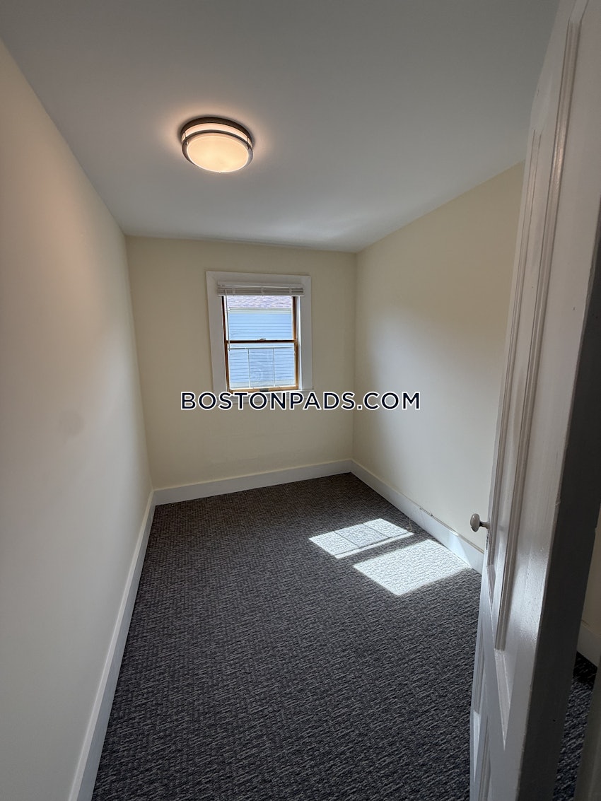 BOSTON - FORT HILL - 3 Beds, 1 Bath - Image 4
