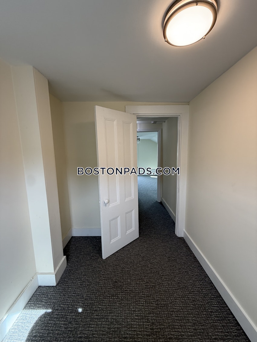 BOSTON - FORT HILL - 3 Beds, 1 Bath - Image 26