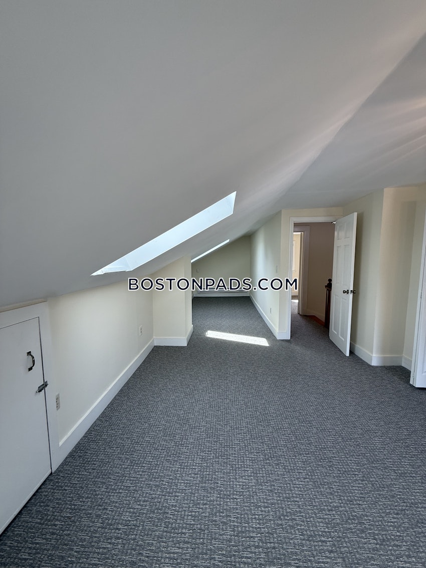 BOSTON - FORT HILL - 3 Beds, 1 Bath - Image 24