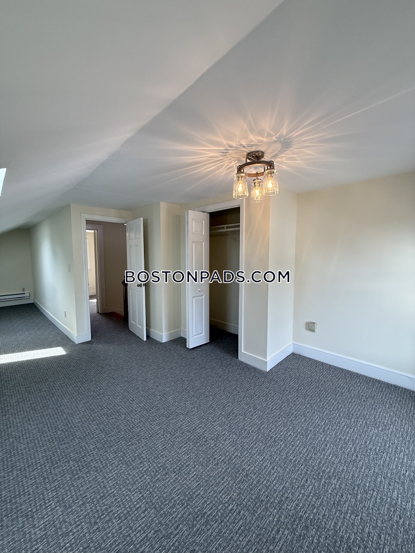 BOSTON - FORT HILL - 3 Beds, 1 Bath - Image 2