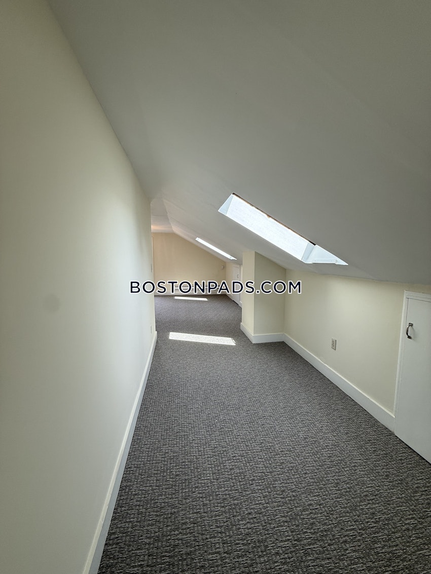 BOSTON - FORT HILL - 3 Beds, 1 Bath - Image 23