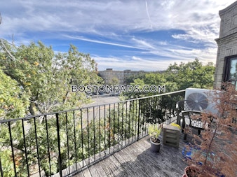 Commonwealth Ave. Boston