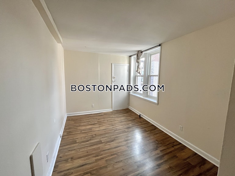 Commonwealth Ave. Boston