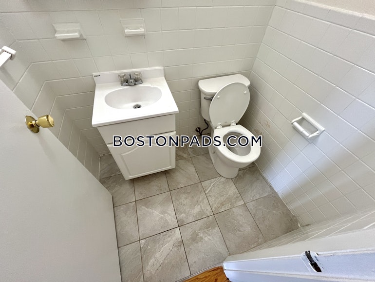 Commonwealth Ave. Boston