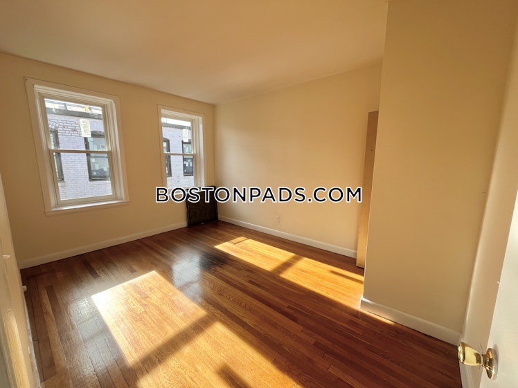 Commonwealth Ave., Boston