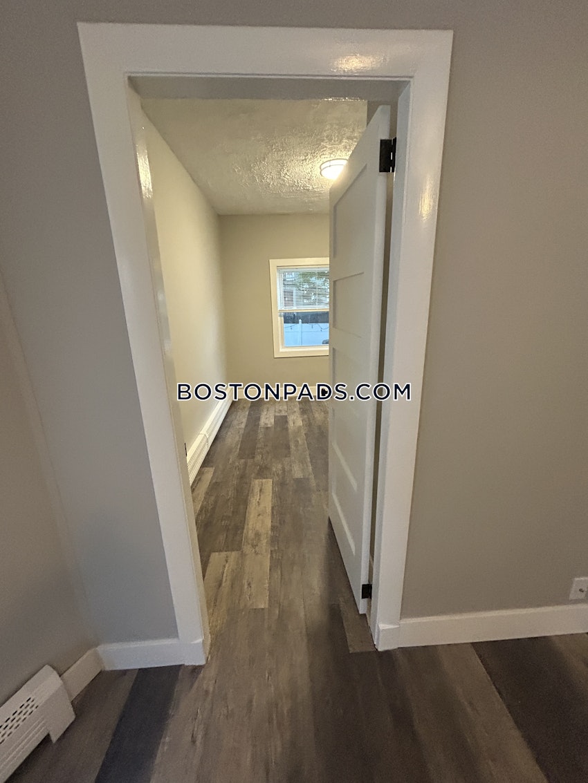 MEDFORD - TUFTS - 2 Beds, 1 Bath - Image 21