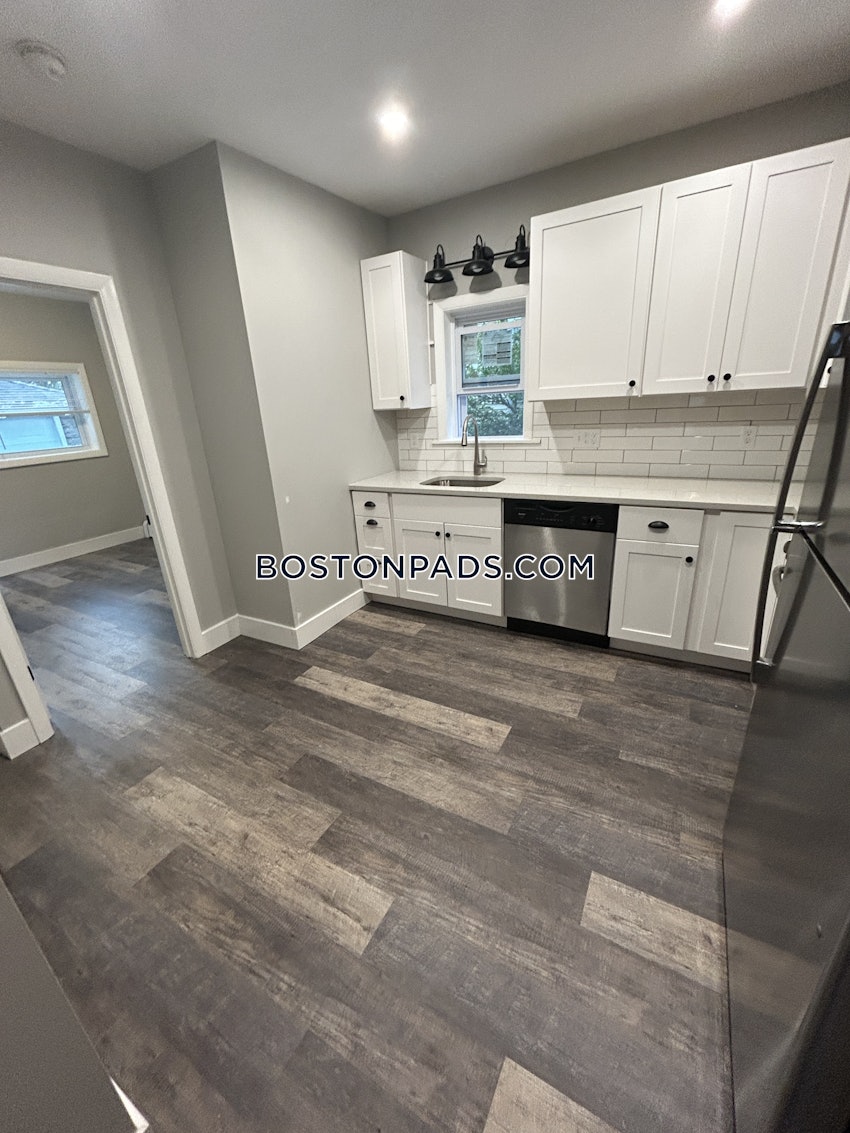 MEDFORD - TUFTS - 2 Beds, 1 Bath - Image 17