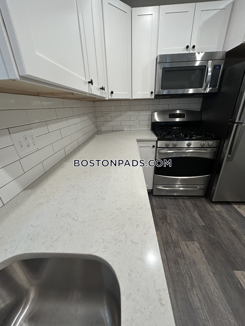 MEDFORD - TUFTS - 2 Beds, 1 Bath - Image 1