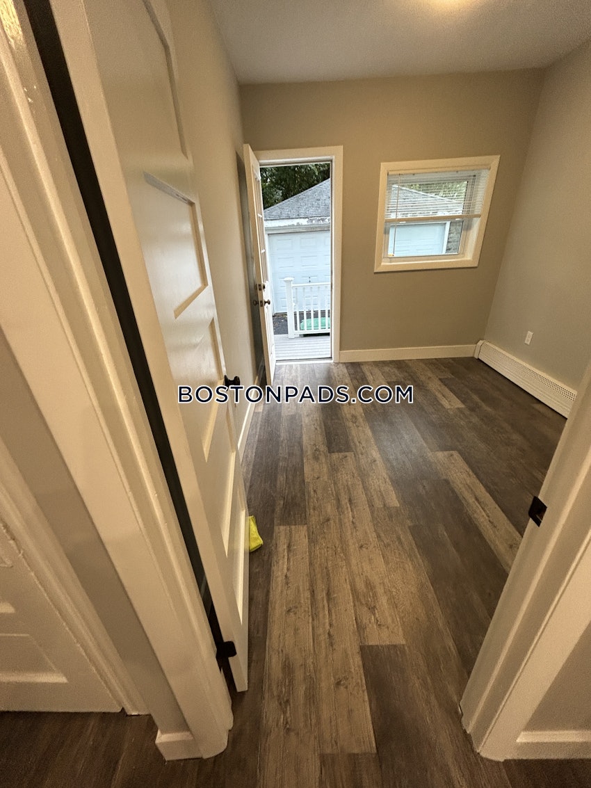 MEDFORD - TUFTS - 2 Beds, 1 Bath - Image 16