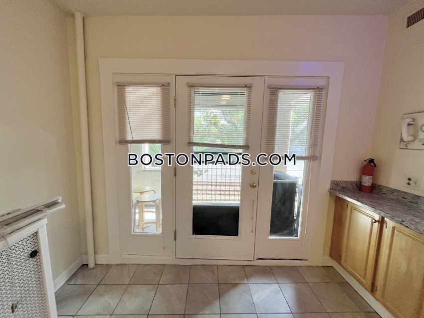 BOSTON - ALLSTON - 3 Beds, 1.5 Baths - Image 3