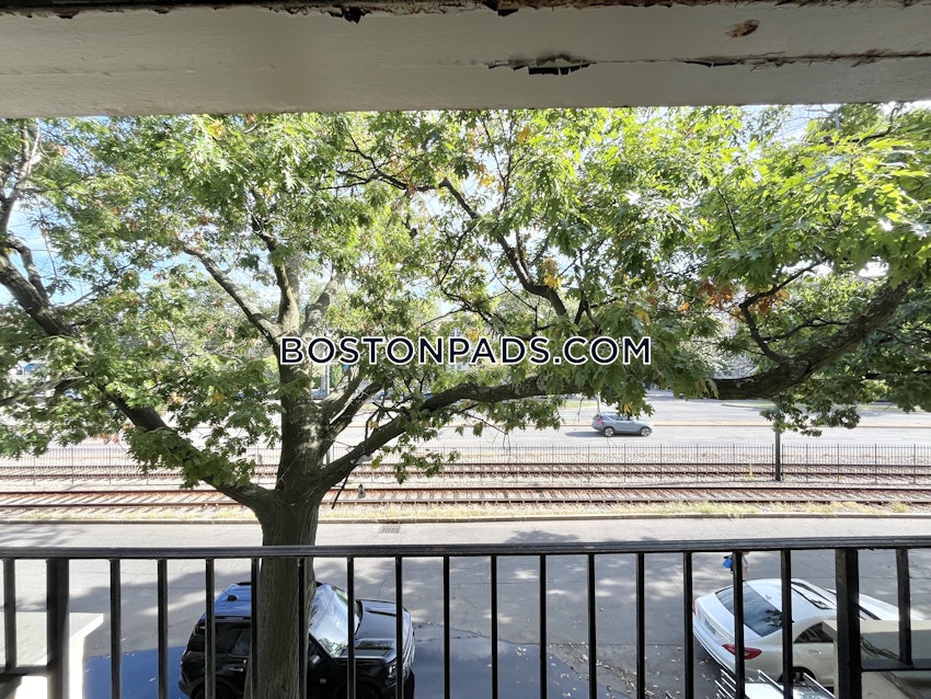 BOSTON - ALLSTON - 3 Beds, 1.5 Baths - Image 8