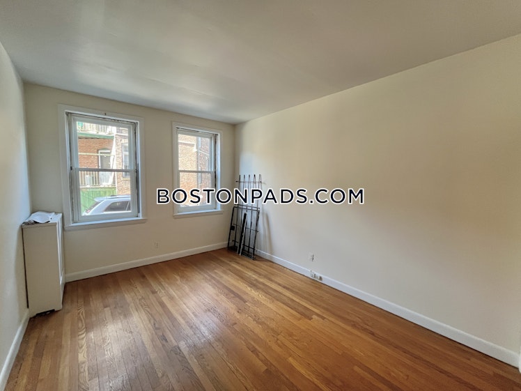 Commonwealth Ave., Boston