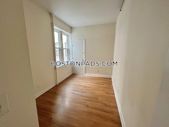 Commonwealth Ave. Boston