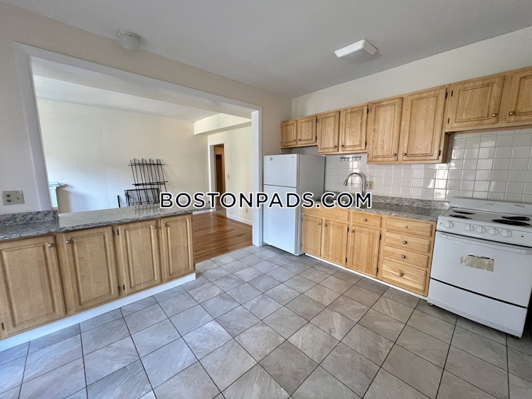 Commonwealth Ave., Boston