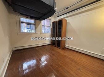 Commonwealth Ave. Boston