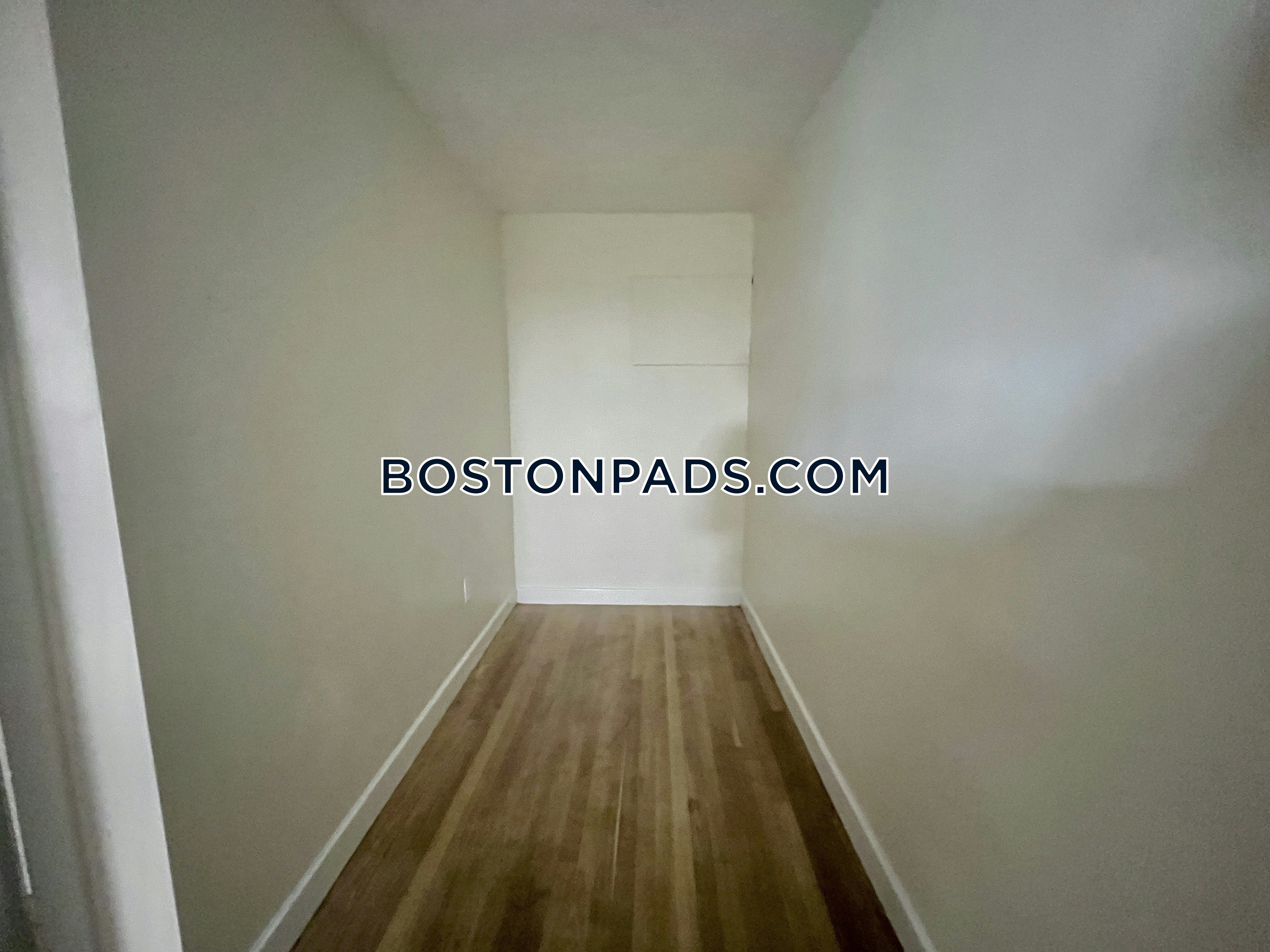 Boston - 0 Beds, 1 Baths