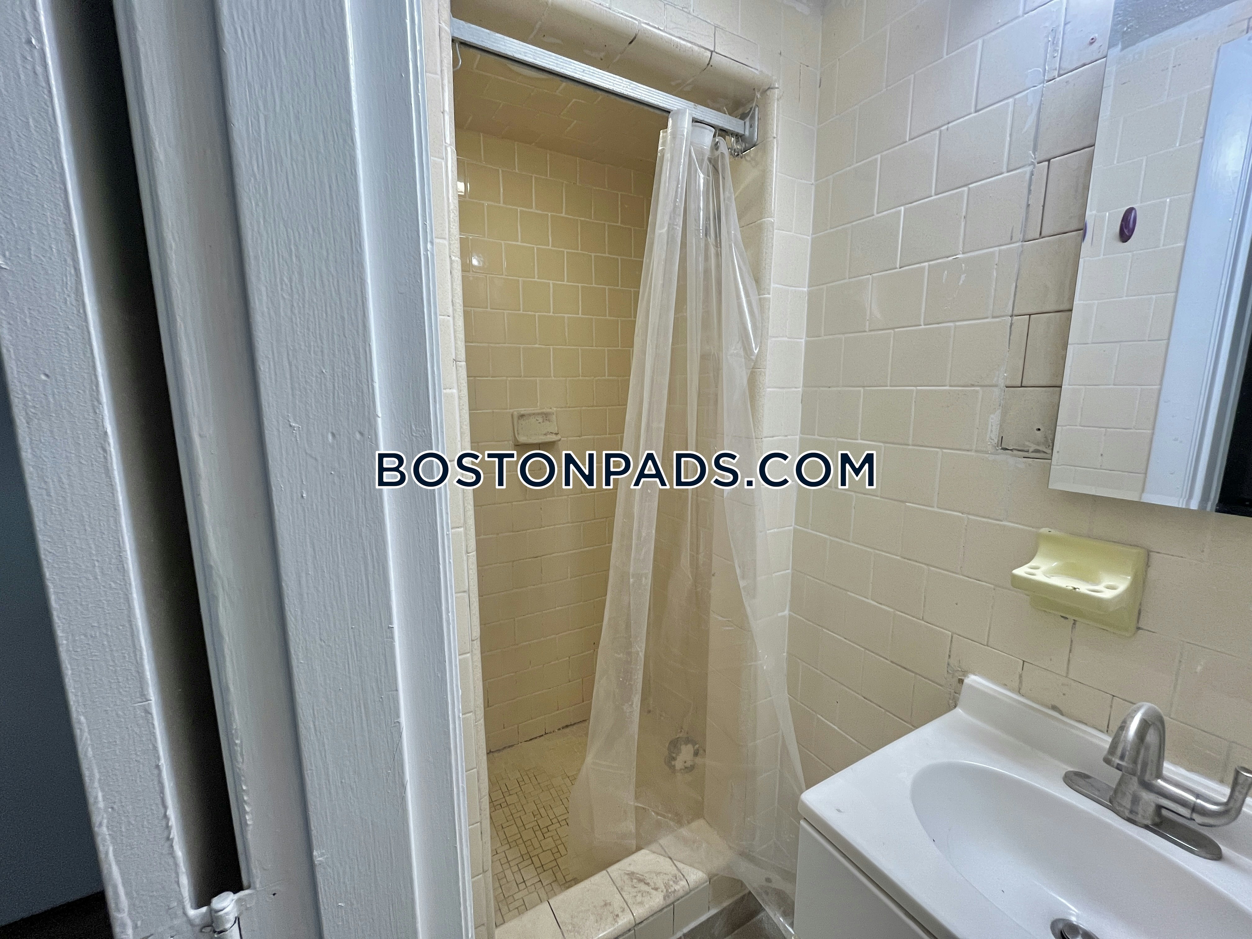 Boston - 0 Beds, 1 Baths