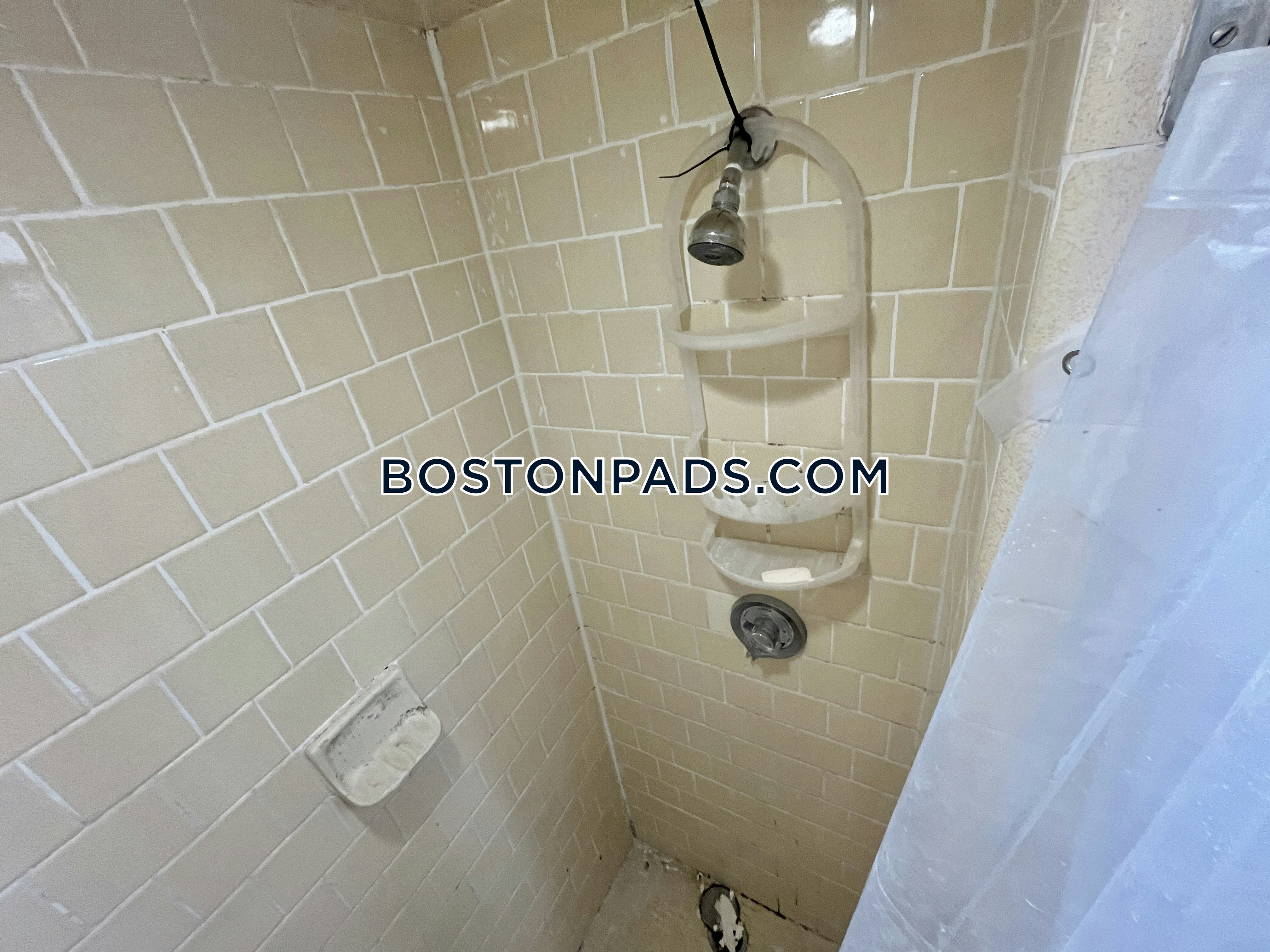 Boston - 0 Beds, 1 Baths