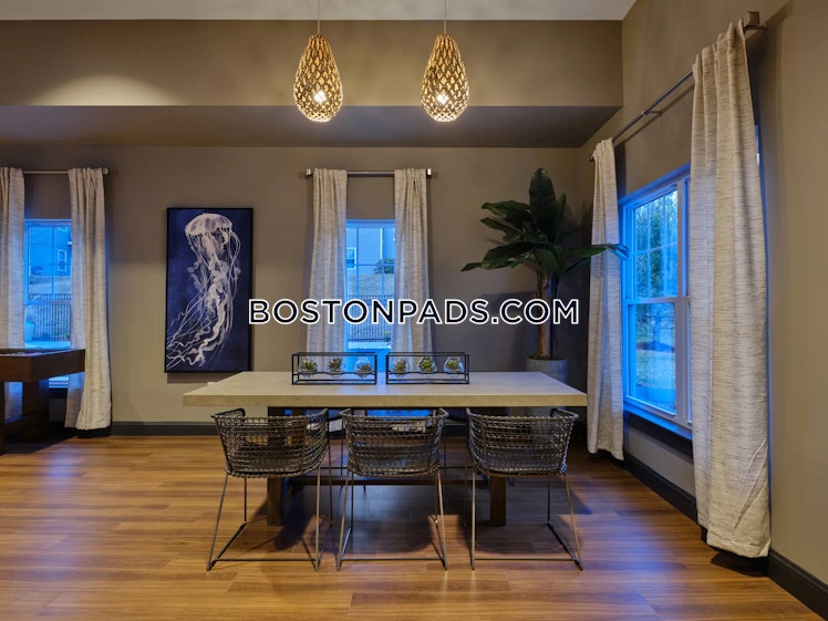 Forsyth Dr., Abington