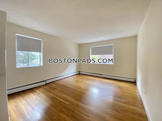 Boston - $3,200+ /mo