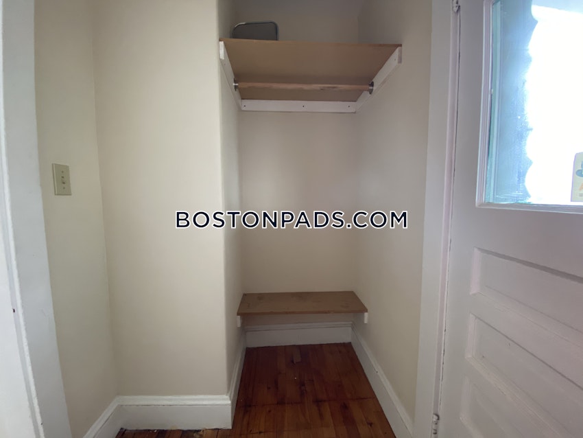 SOMERVILLE- WEST SOMERVILLE/ TEELE SQUARE - 4 Beds, 1 Bath - Image 41