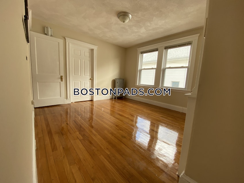 SOMERVILLE- WEST SOMERVILLE/ TEELE SQUARE - 4 Beds, 1 Bath - Image 32