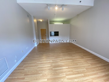 Boston - 2 Beds, 2 Baths