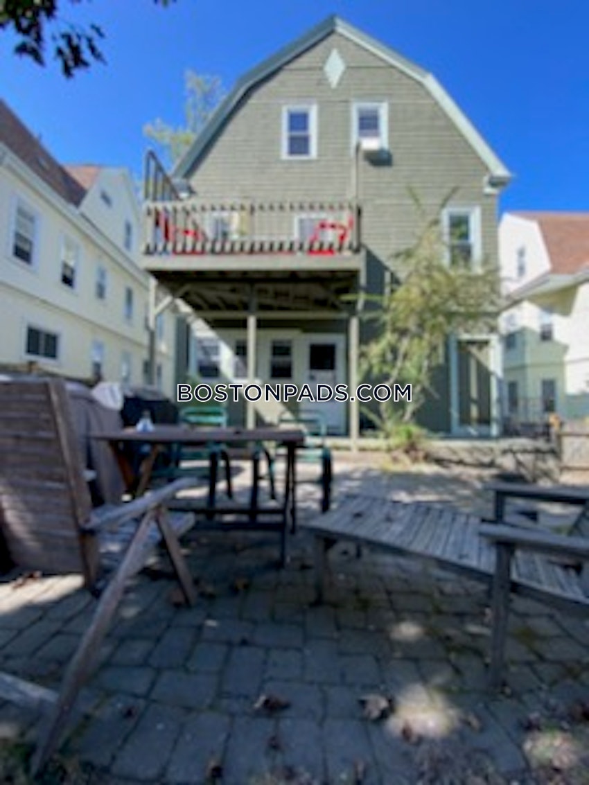 SOMERVILLE - TUFTS - 4 Beds, 1 Bath - Image 38