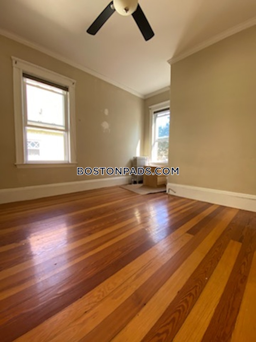 SOMERVILLE - TUFTS - 4 Beds, 1 Bath - Image 31