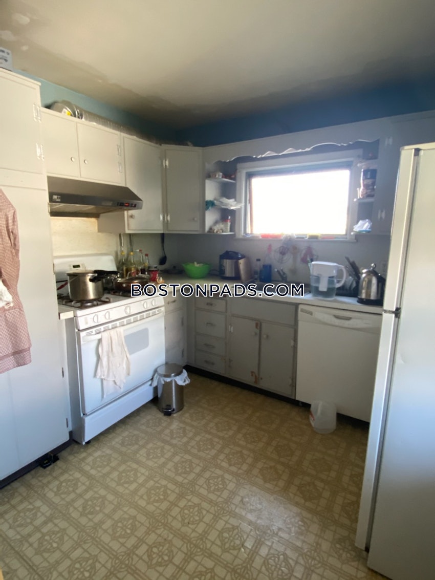 BOSTON - BRIGHTON - OAK SQUARE - 5 Beds, 2 Baths - Image 3