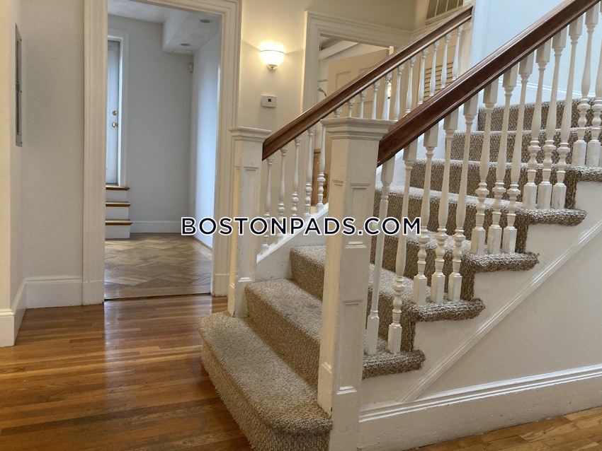 BROOKLINE- WASHINGTON SQUARE - 3 Beds, 2 Baths - Image 17