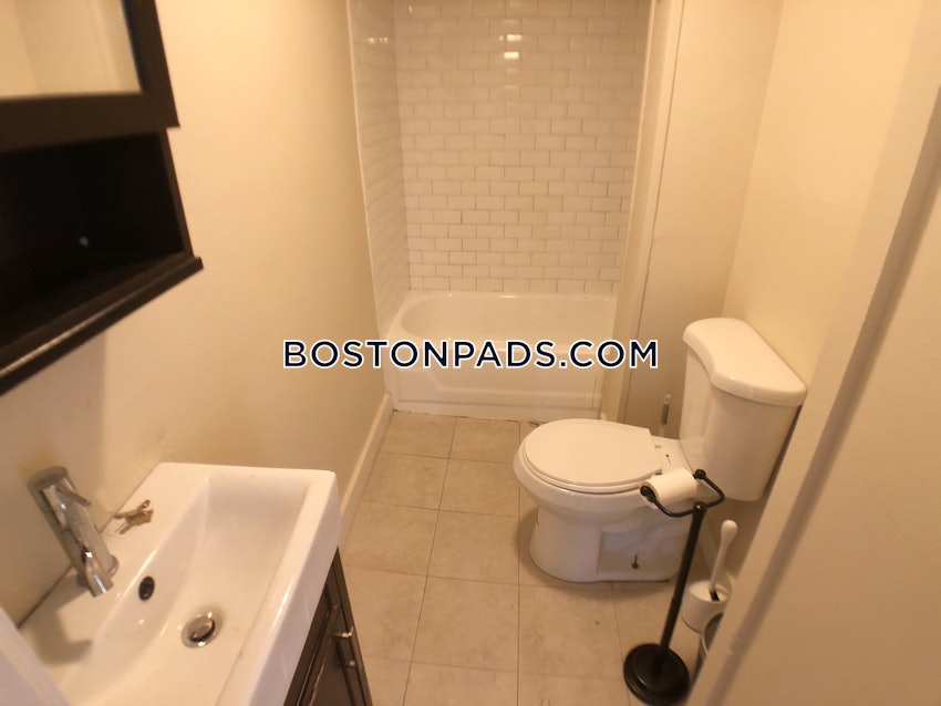 BOSTON - SOUTH BOSTON - WEST SIDE - 3 Beds, 1 Bath - Image 43