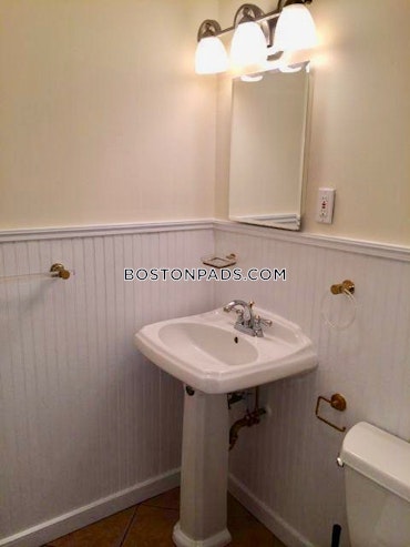 Boston - 4 Beds, 2.5 Baths