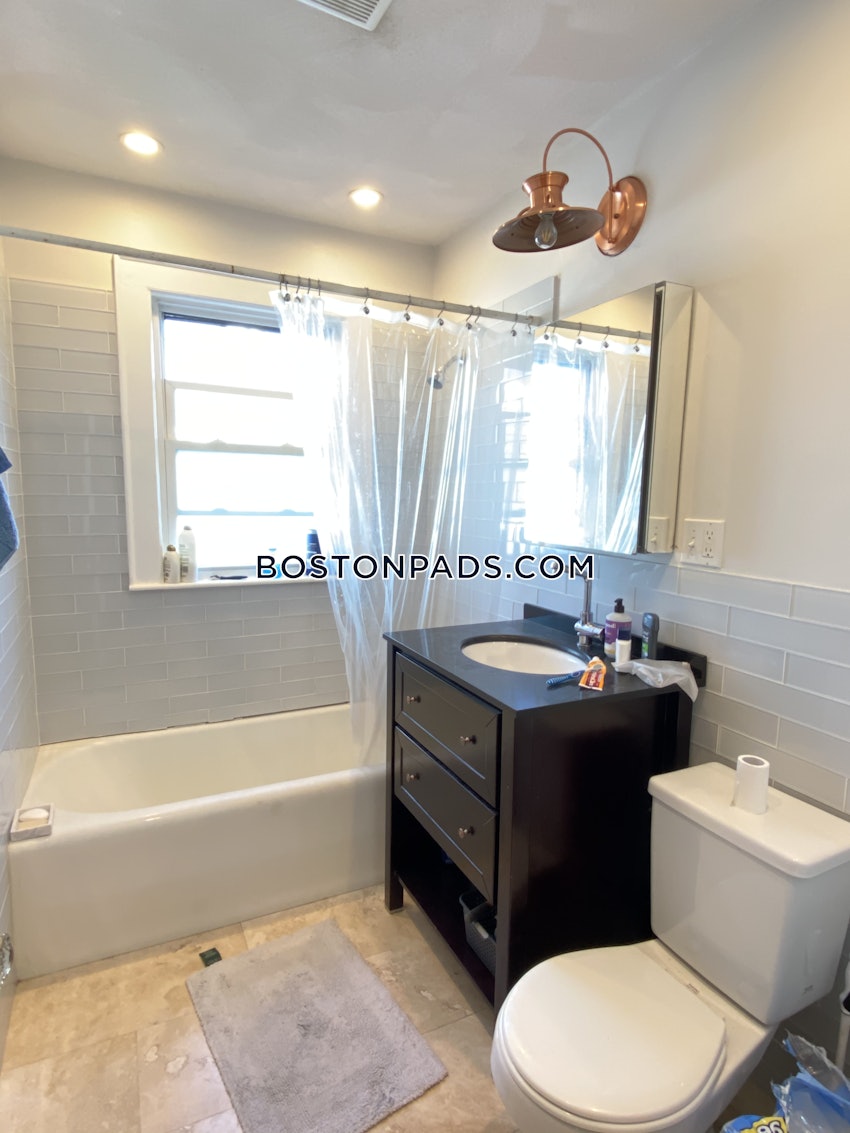 MEDFORD - TUFTS - 3 Beds, 1 Bath - Image 20