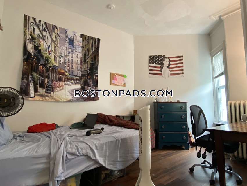 SOMERVILLE - TUFTS - 5 Beds, 1 Bath - Image 13