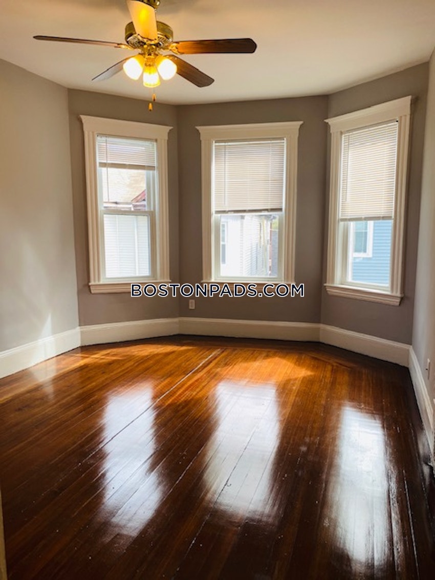 BOSTON - MISSION HILL - 5 Beds, 2 Baths - Image 16