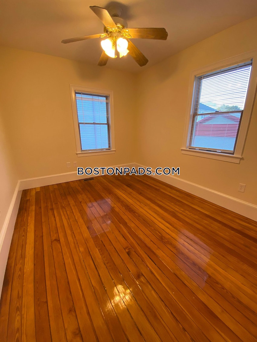 MEDFORD - TUFTS - 3 Beds, 1 Bath - Image 29