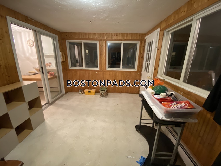 WALTHAM - 3 Beds, 1 Bath - Image 8