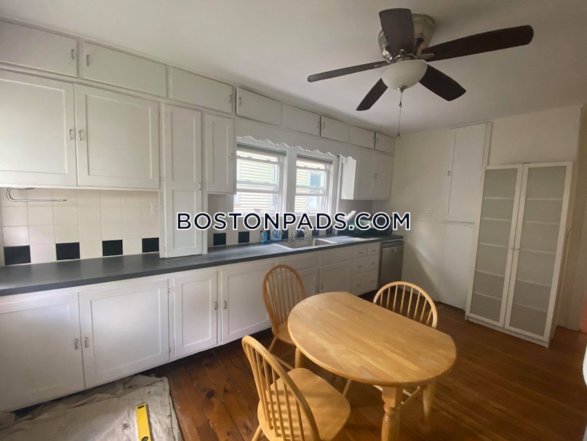 SOMERVILLE - TUFTS - 4 Beds, 1 Bath - Image 9